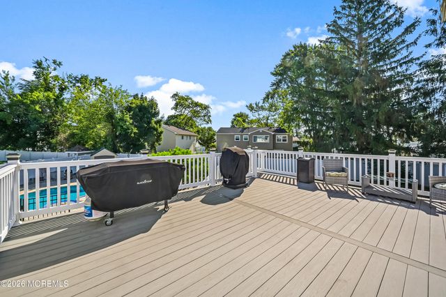 20 Jay Court, Hazlet, NJ 07730