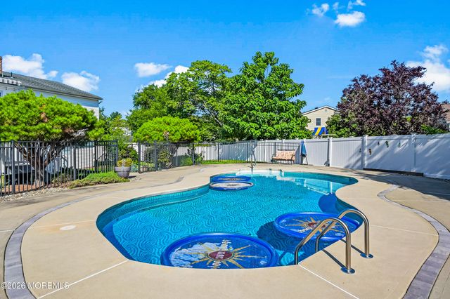 20 Jay Court, Hazlet, NJ 07730