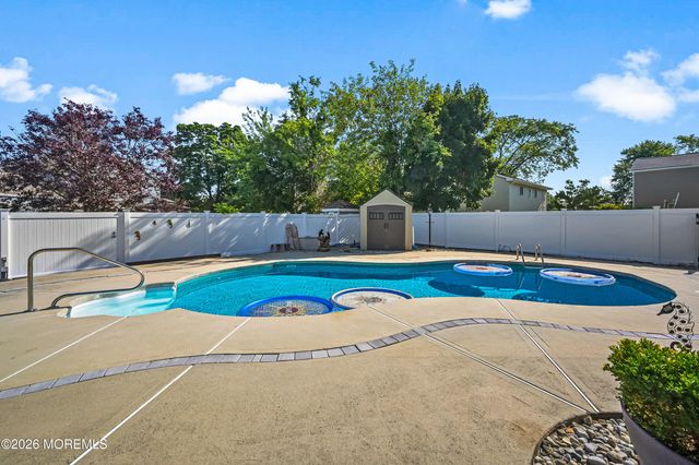 20 Jay Court, Hazlet, NJ 07730
