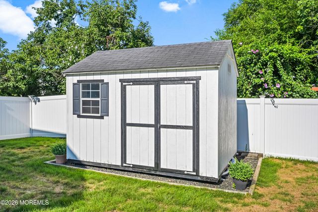 20 Jay Court, Hazlet, NJ 07730