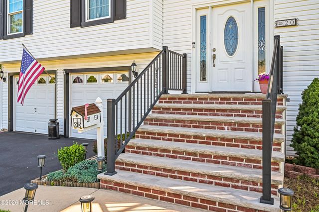 20 Jay Court, Hazlet, NJ 07730