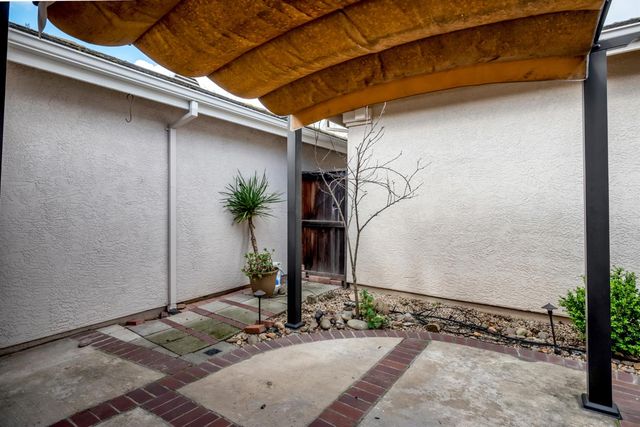 753 Rodmartin Ct, Folsom, CA 95630