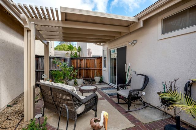 753 Rodmartin Ct, Folsom, CA 95630