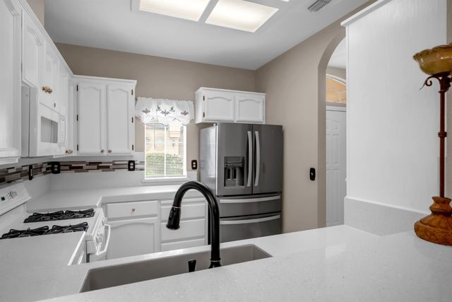 753 Rodmartin Ct, Folsom, CA 95630