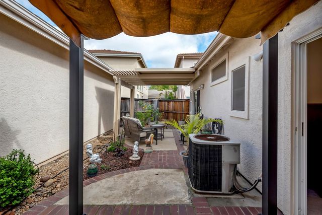 753 Rodmartin Ct, Folsom, CA 95630