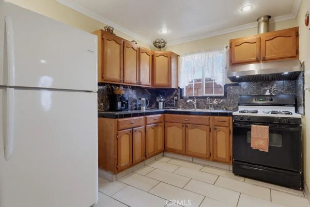 12027 168th, Artesia, CA 90701