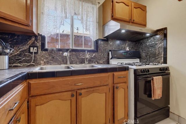 12027 168th, Artesia, CA 90701