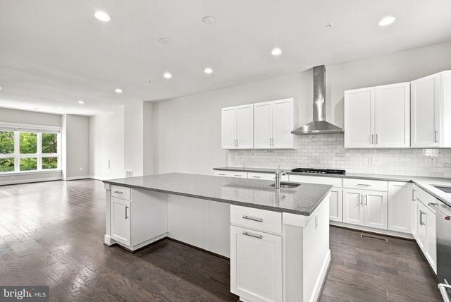 1820 POTOMAC AVE, Alexandria, VA 22301