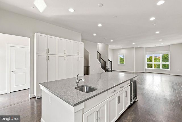 1820 POTOMAC AVE, Alexandria, VA 22301