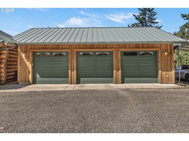 89112 Skyhigh Dr, Springfield, OR 97477