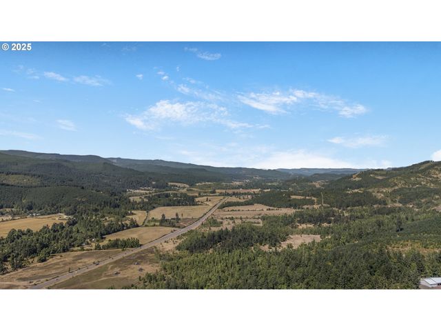 89112 Skyhigh Dr, Springfield, OR 97477