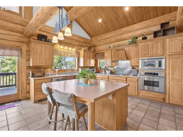 89112 Skyhigh Dr, Springfield, OR 97477