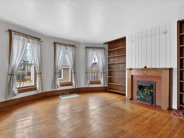 14 N Harlem Avenue, Freeport, IL 61032