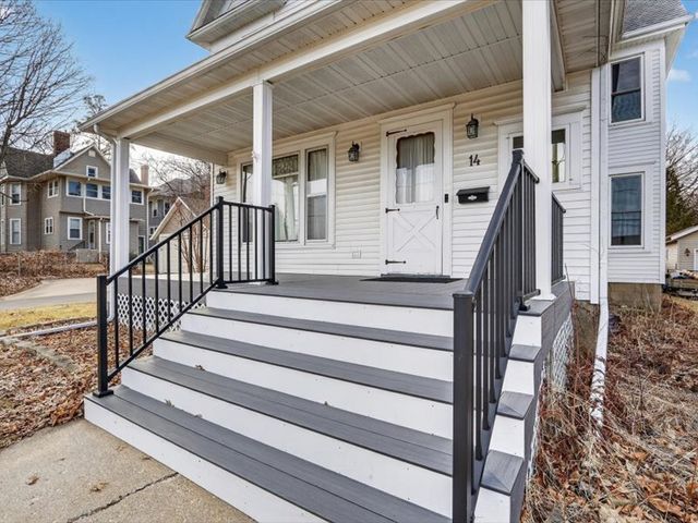 14 N Harlem Avenue, Freeport, IL 61032