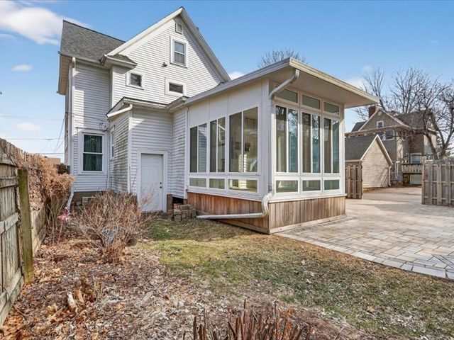 14 N Harlem Avenue, Freeport, IL 61032