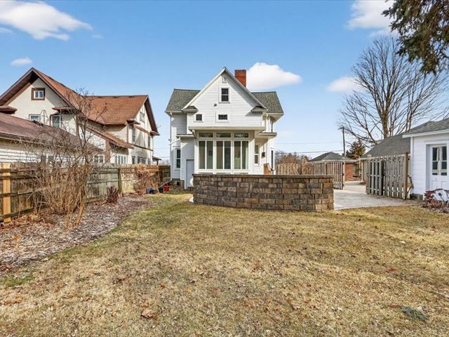 14 N Harlem Avenue, Freeport, IL 61032