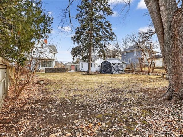 14 N Harlem Avenue, Freeport, IL 61032