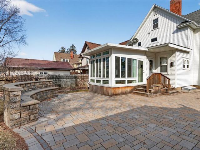 14 N Harlem Avenue, Freeport, IL 61032