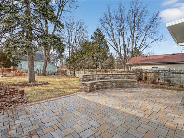 14 N Harlem Avenue, Freeport, IL 61032