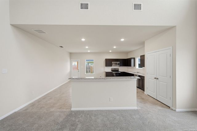 420 IVY RD, Seguin, TX 78155