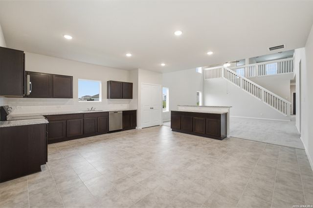 420 IVY RD, Seguin, TX 78155