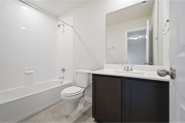 420 IVY RD, Seguin, TX 78155