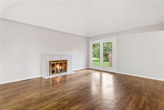 5204 W 112TH Street, Leawood, KS 66211