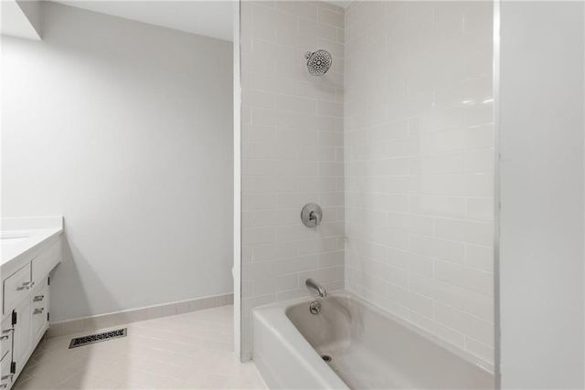5204 W 112TH Street, Leawood, KS 66211