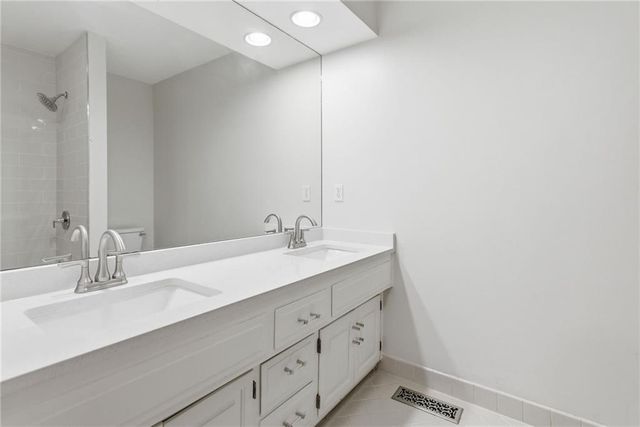 5204 W 112TH Street, Leawood, KS 66211
