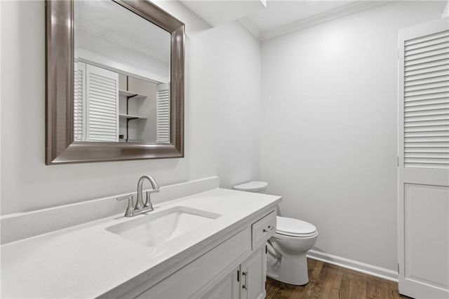 5204 W 112TH Street, Leawood, KS 66211