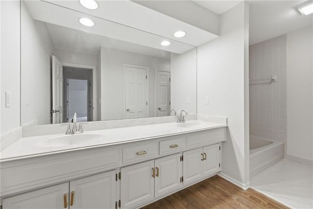 5204 W 112TH Street, Leawood, KS 66211
