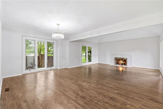 5204 W 112TH Street, Leawood, KS 66211