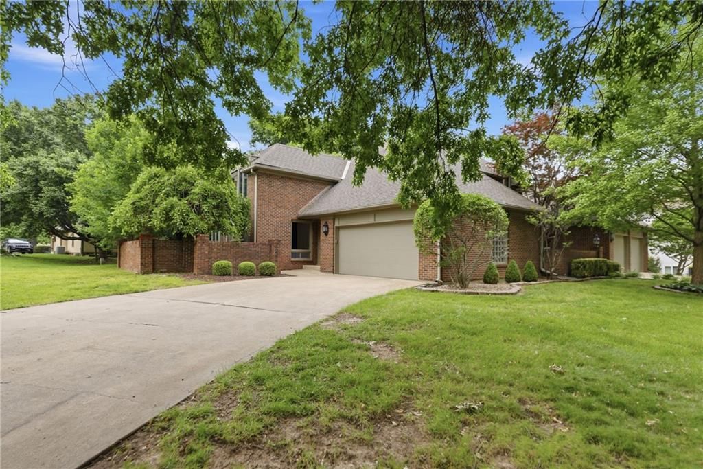 5204 W 112TH Street, Leawood, KS 66211