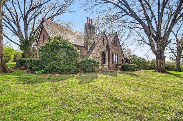 2800 Grand Avenue, Middletown, OH 45044