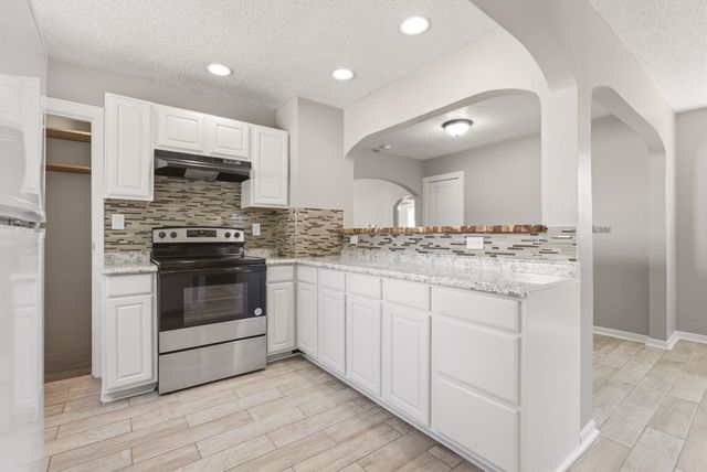 1825 S Elizabeth, Wichita, KS 67213