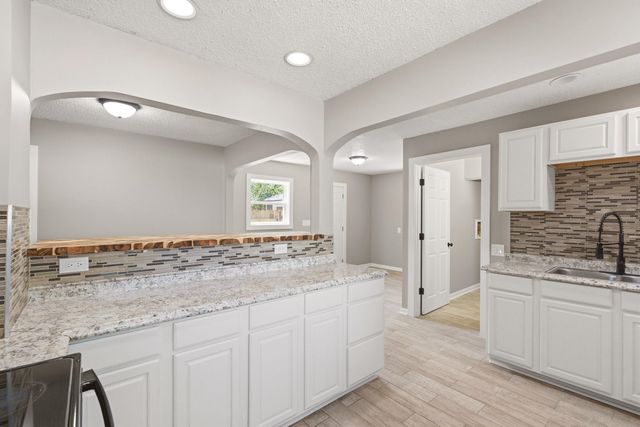 1825 S Elizabeth, Wichita, KS 67213