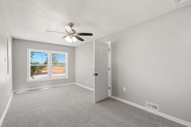 1825 S Elizabeth, Wichita, KS 67213