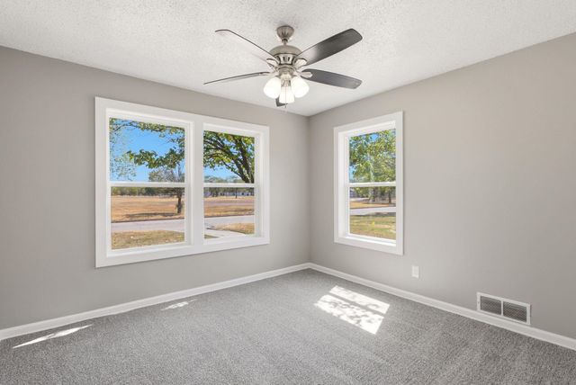 1825 S Elizabeth, Wichita, KS 67213