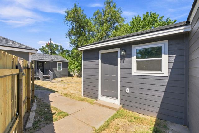 1825 S Elizabeth, Wichita, KS 67213