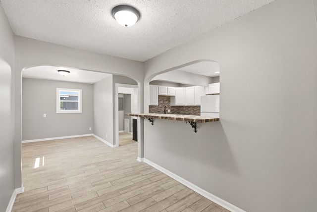 1825 S Elizabeth, Wichita, KS 67213