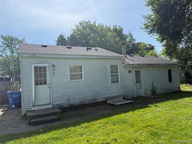25453 Pine View Avenue, Warren, MI 48091