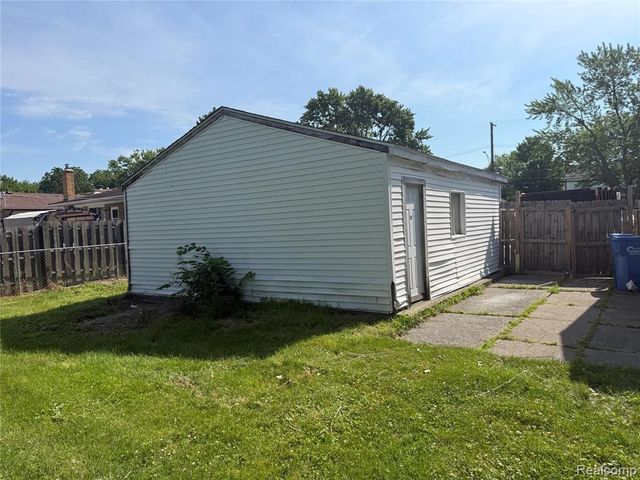 25453 Pine View Avenue, Warren, MI 48091