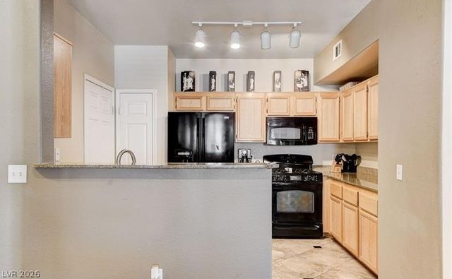9975 Peace Way 2118, Las Vegas, NV 89147