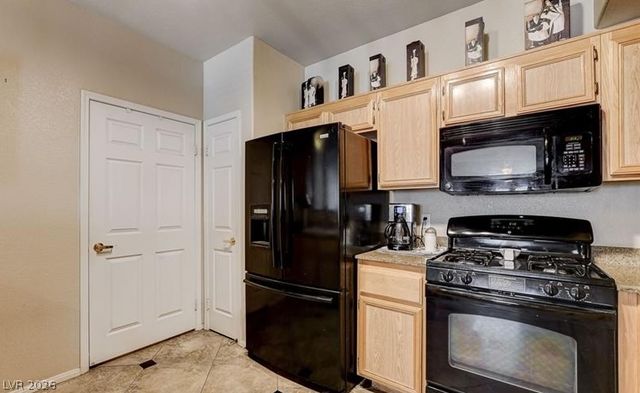 9975 Peace Way 2118, Las Vegas, NV 89147