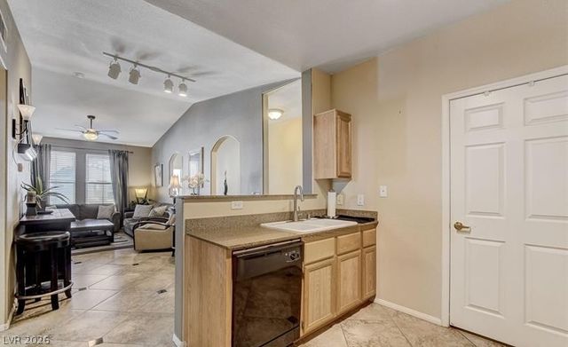 9975 Peace Way 2118, Las Vegas, NV 89147