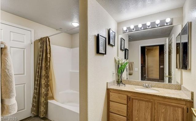 9975 Peace Way 2118, Las Vegas, NV 89147