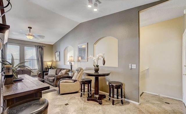 9975 Peace Way 2118, Las Vegas, NV 89147