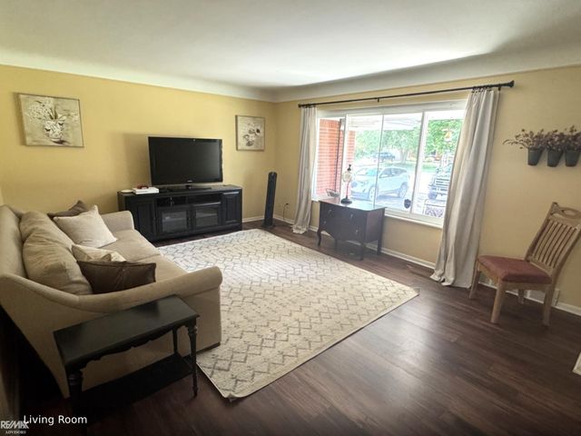 44790 Kemp Street, Sterling Heights, MI 48314