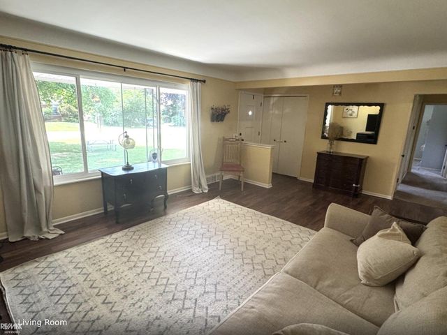 44790 Kemp Street, Sterling Heights, MI 48314
