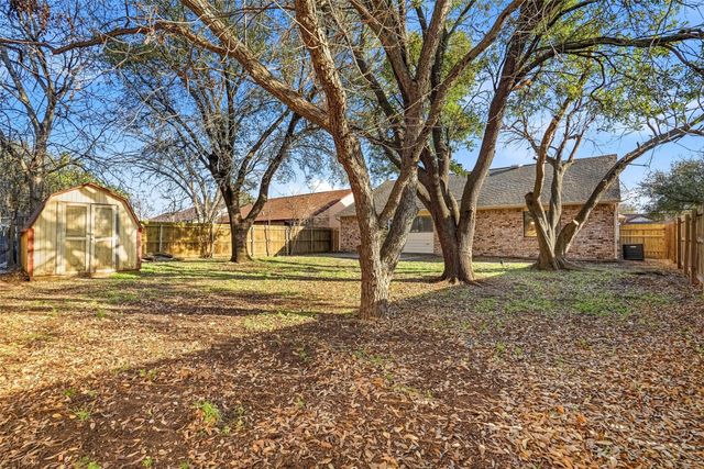 3840 Seven Gables Street, Fort Worth, TX 76133